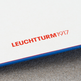 Записная книжка блокнот Leuchtturm Red Dots A5 (145 x 210 мм) в точку, королевский синий