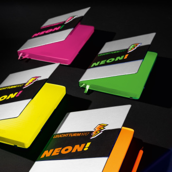 Записная книжка блокнот Leuchtturm A5 (145 x 210 мм) в точку, лимитированная серия Neon!, серебро/зеленый
